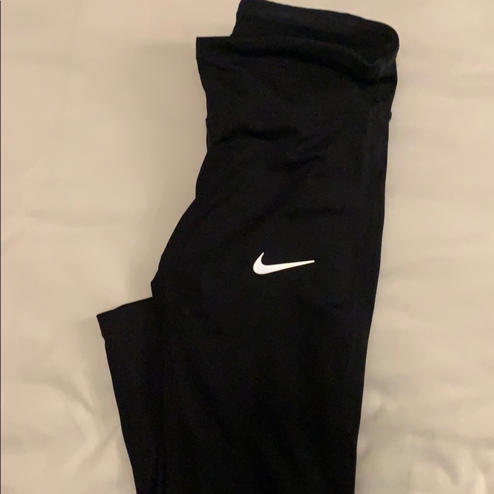 Like New - Nike XS crop leggings